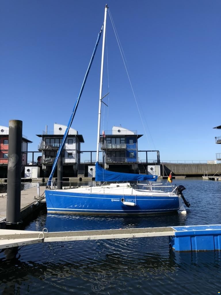 Beneteau First 210