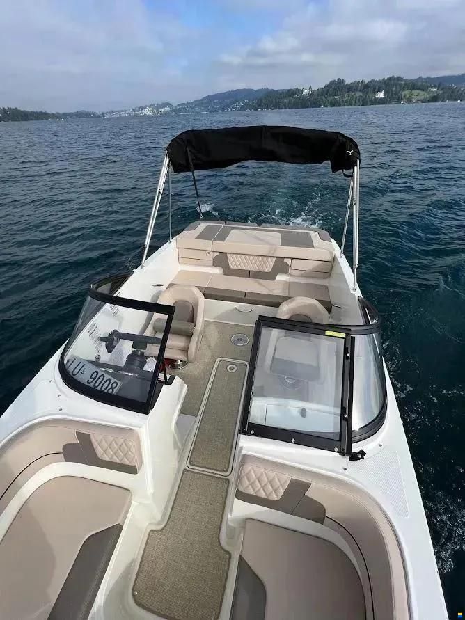 Bayliner VR4