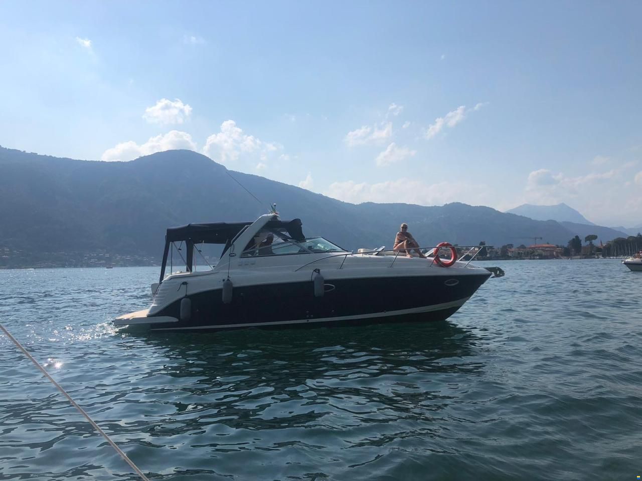 Rinker 300 Fiesta Vee