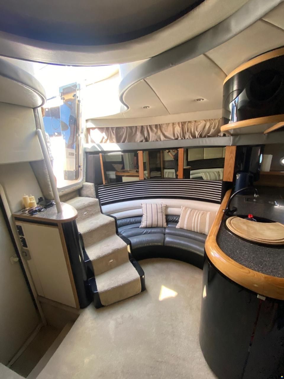 Bayliner Avantni 4285 Sunbridge