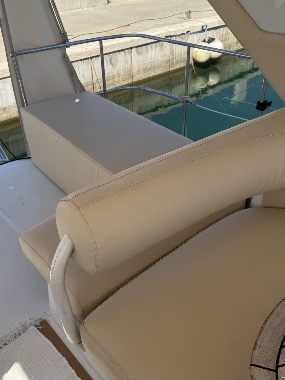 Bayliner Avantni 4285 Sunbridge