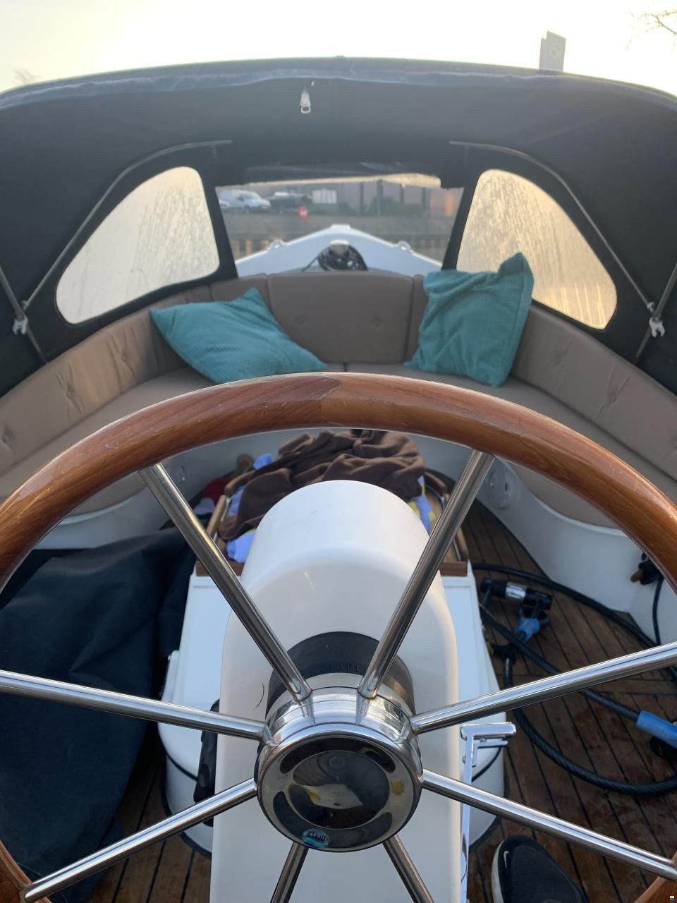 Bell Marine model 500