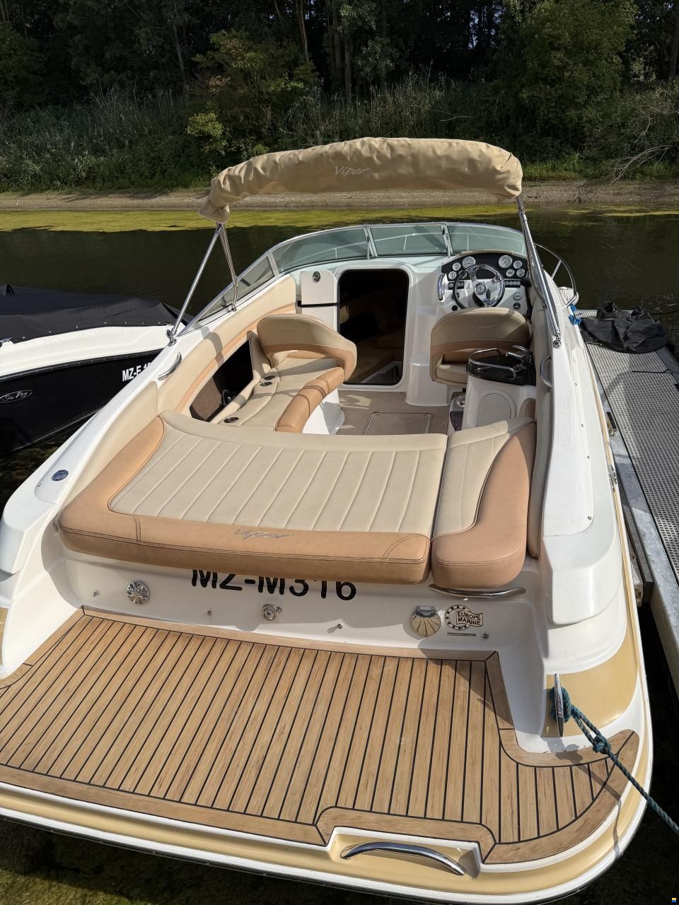 Europe Marine Viper 243