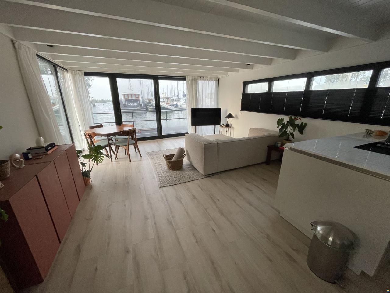 TMB60eco Houseboat Bij Rotterdam Ligplaa