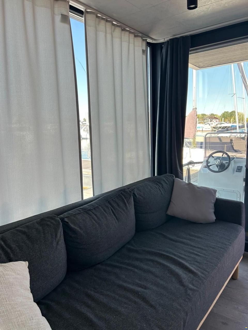 Lakelife Houseboat One Off XL PLUS