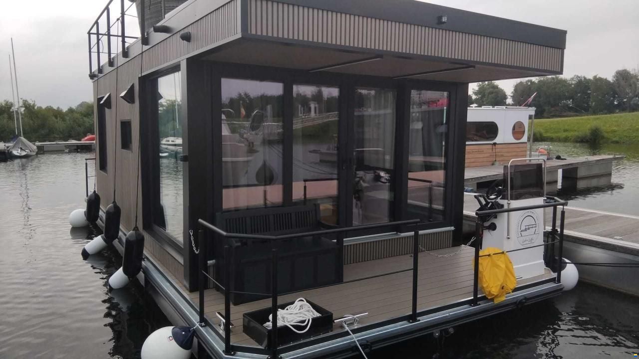 Lakelife Houseboat One Off XL PLUS
