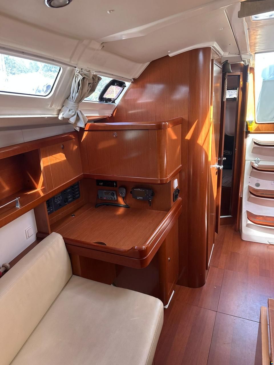 Beneteau Oceanis 37