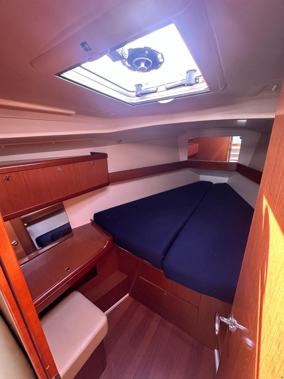 Beneteau Oceanis 37