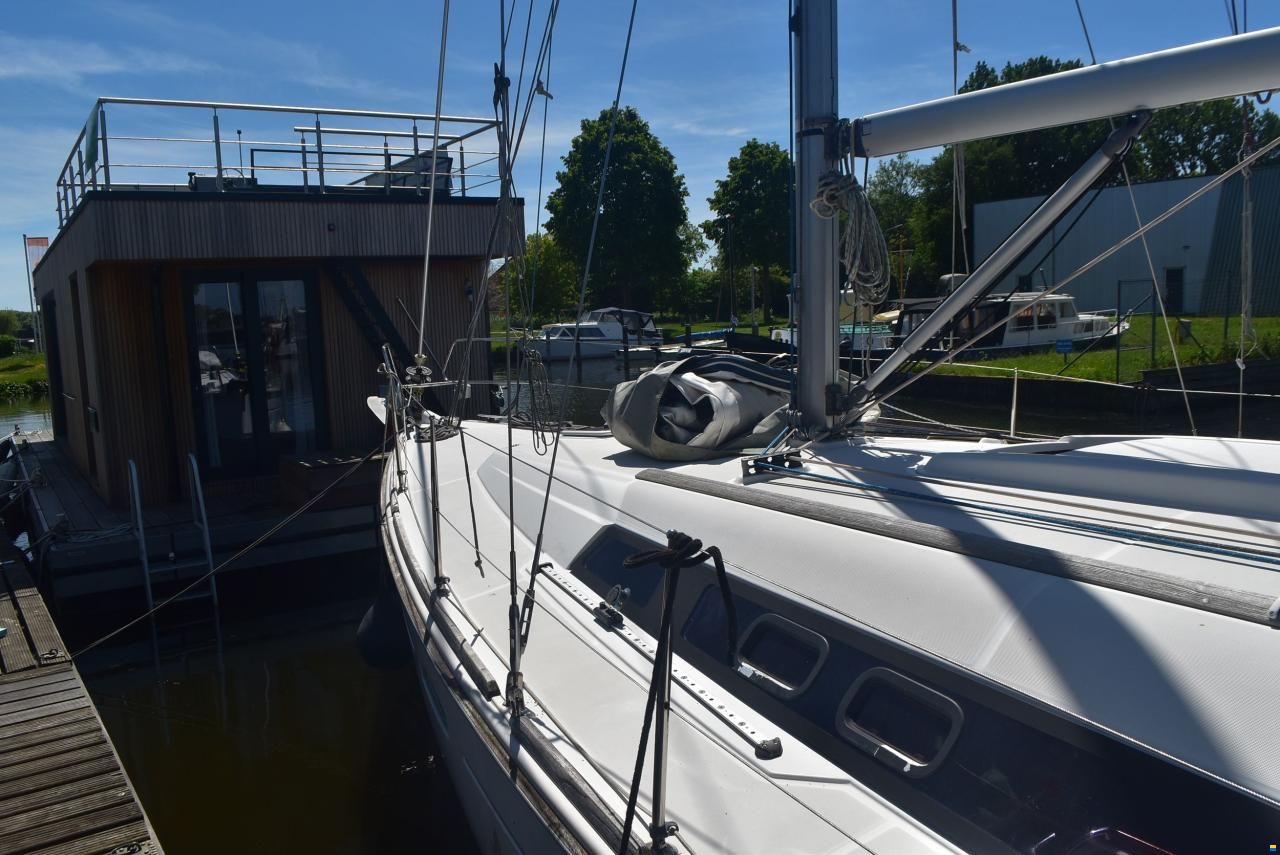 Beneteau Oceanis 37