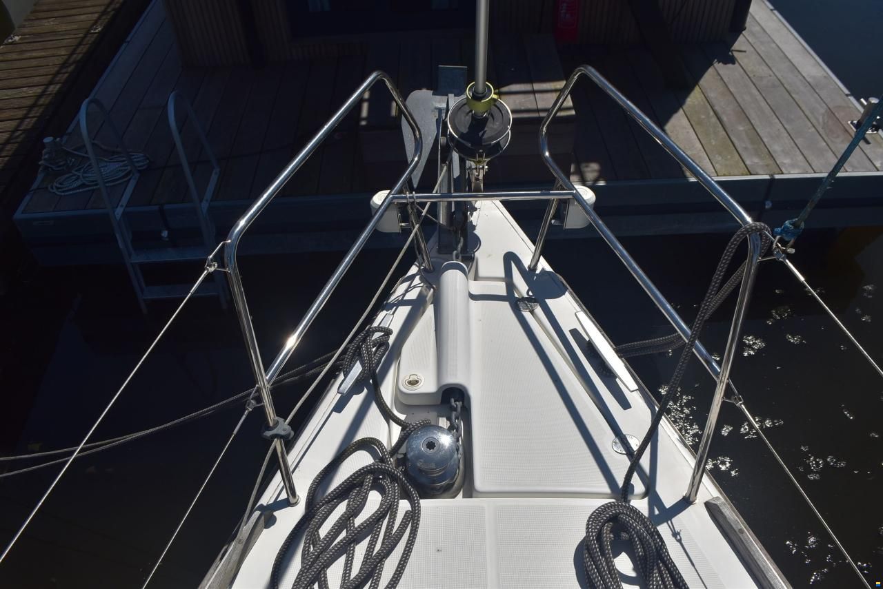 Beneteau Oceanis 37
