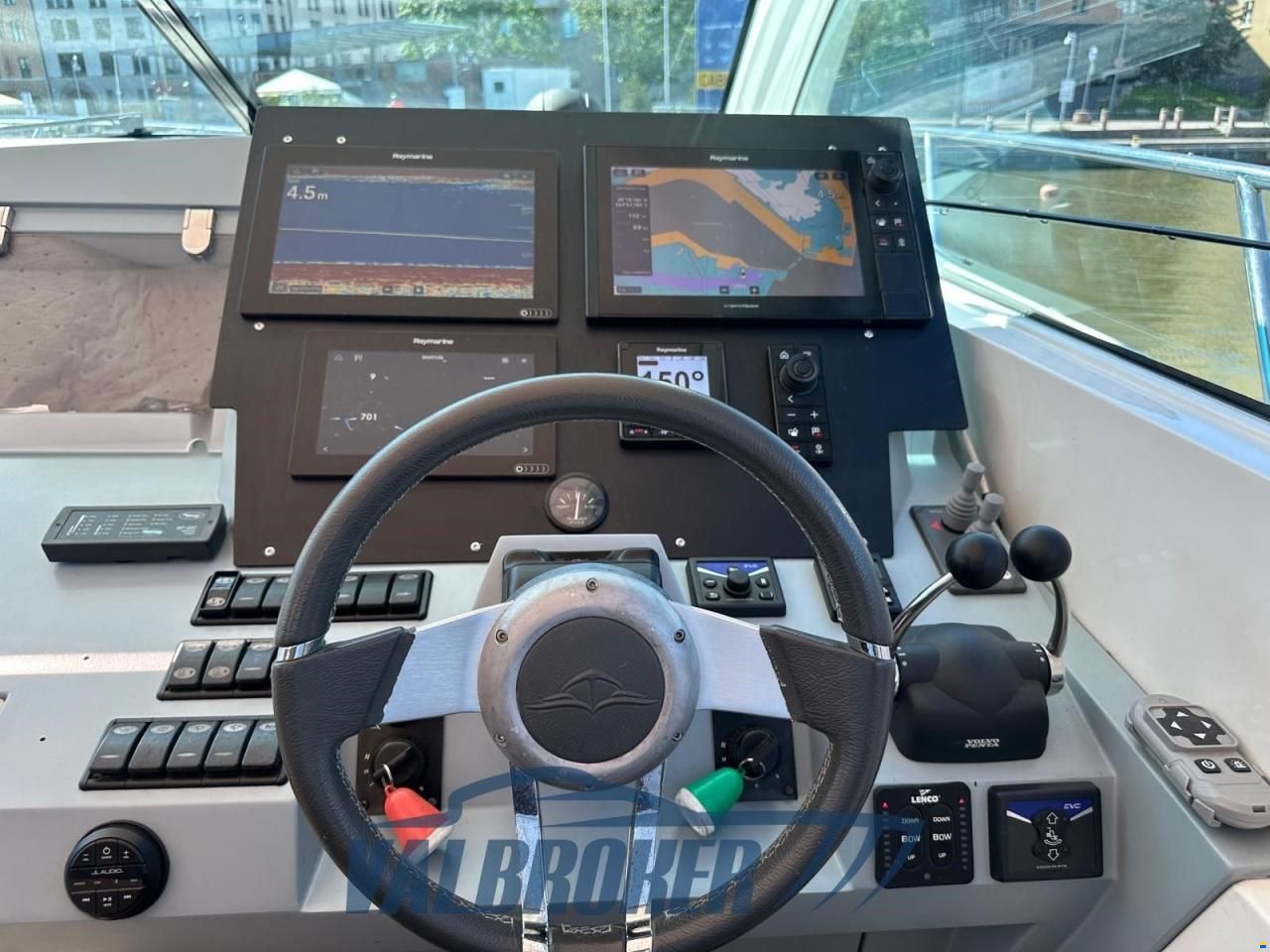 Sealine SC 38
