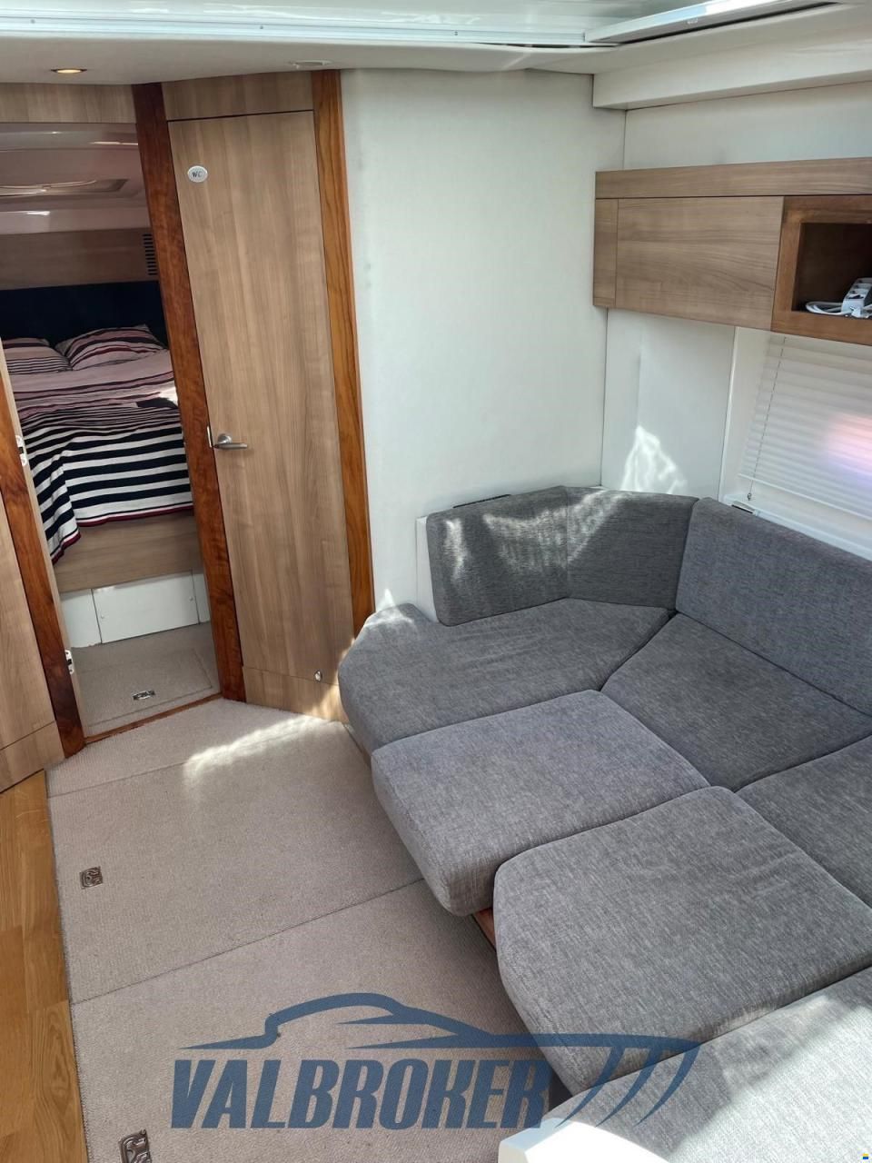 Sealine SC 38
