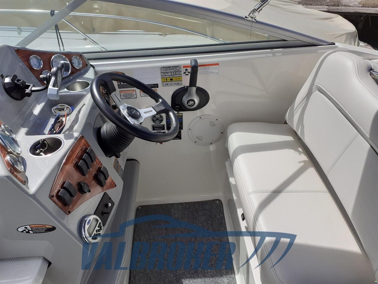Bayliner 245