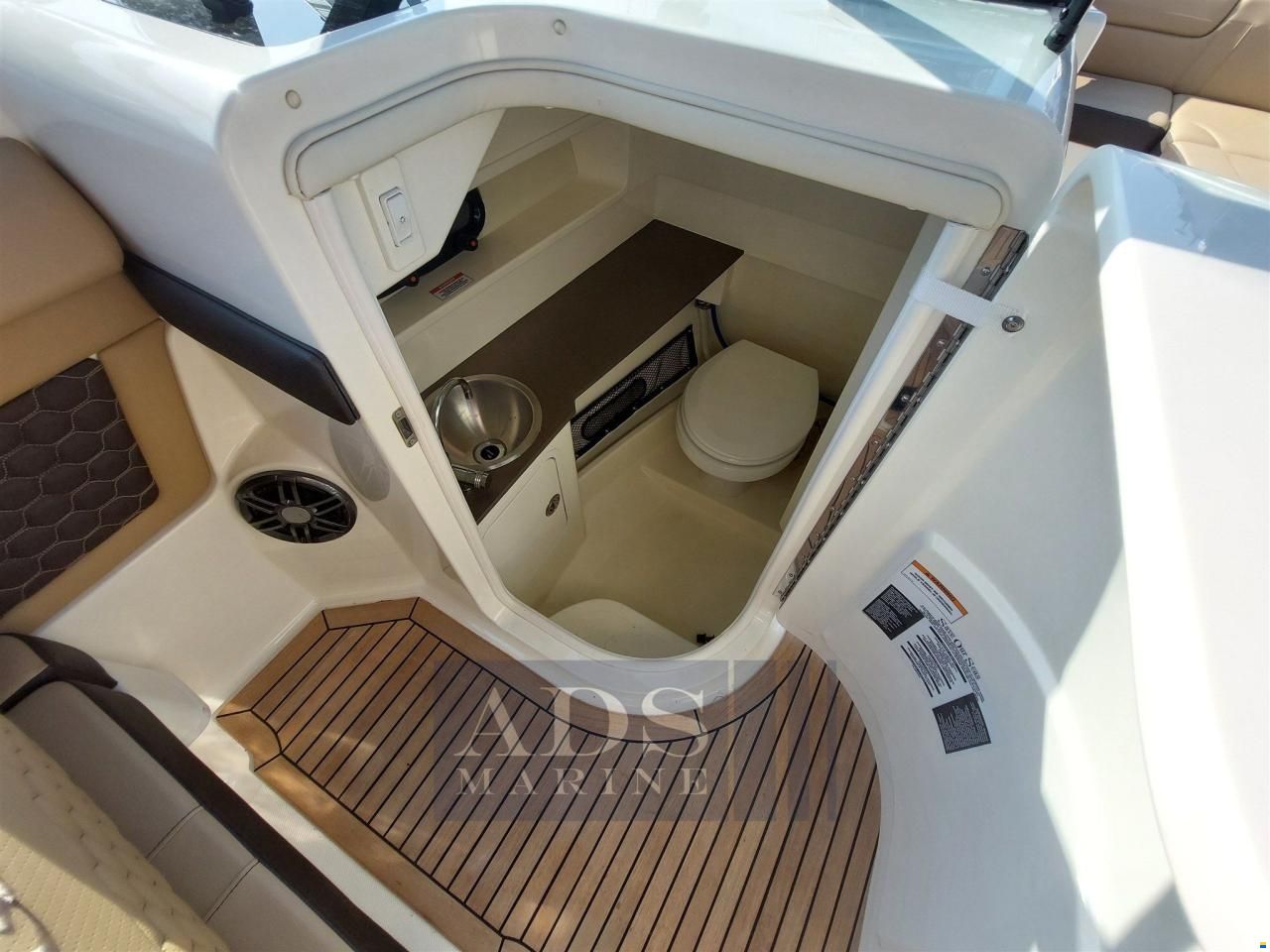 Sea Ray 270 SDX