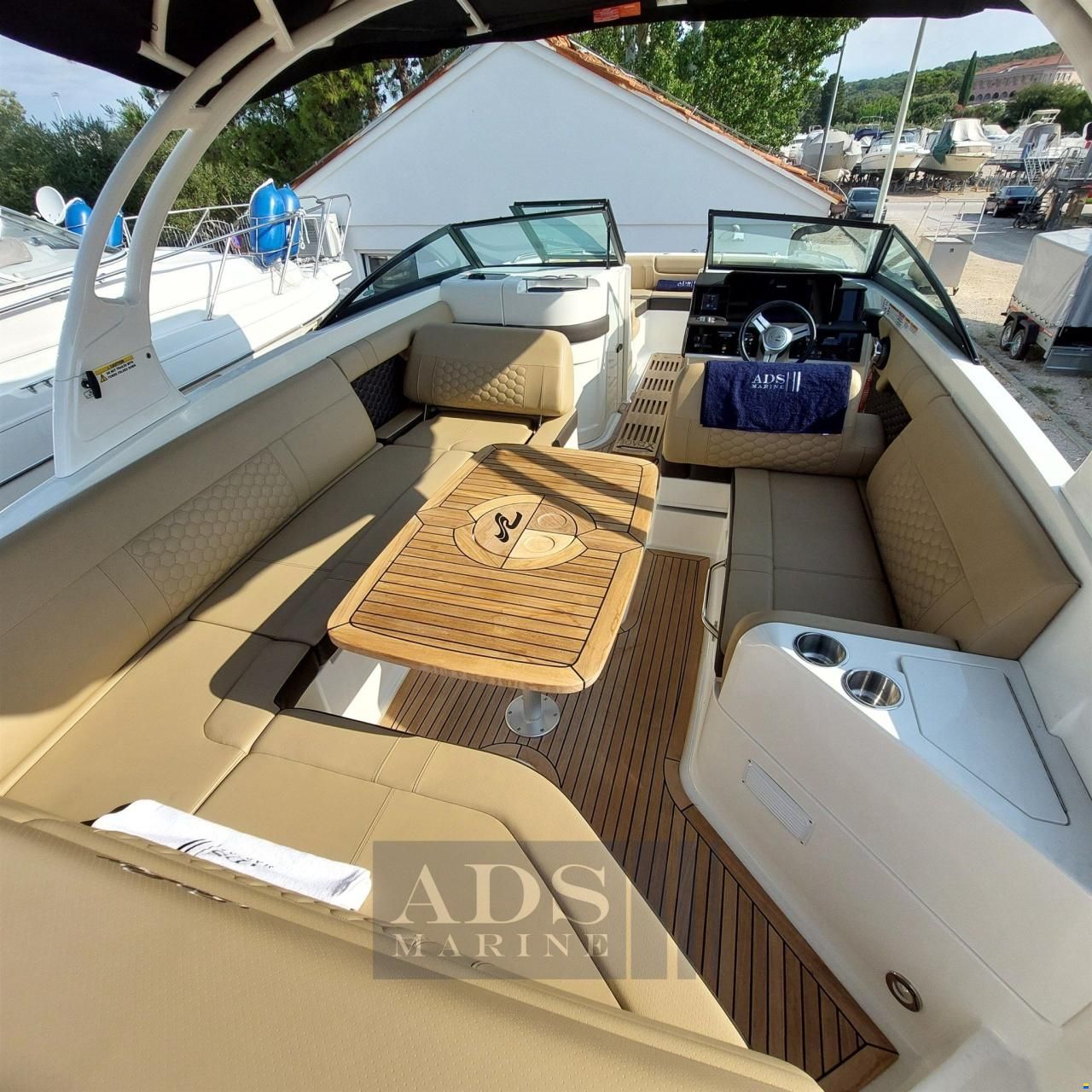 Sea Ray 270 SDX