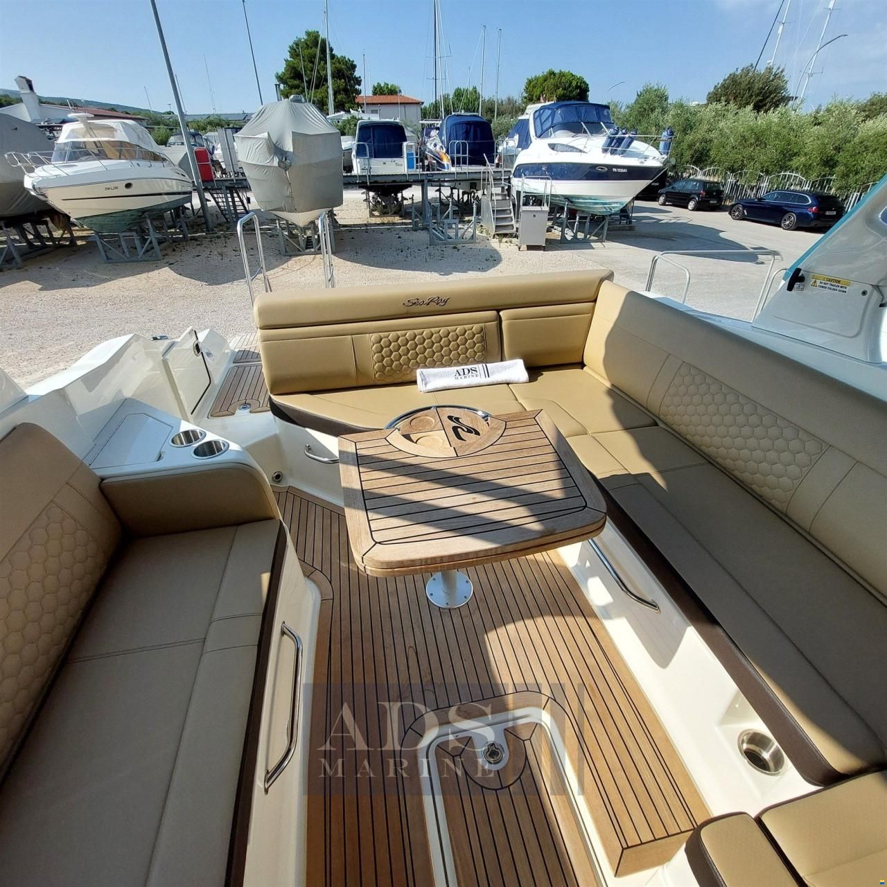 Sea Ray 270 SDX
