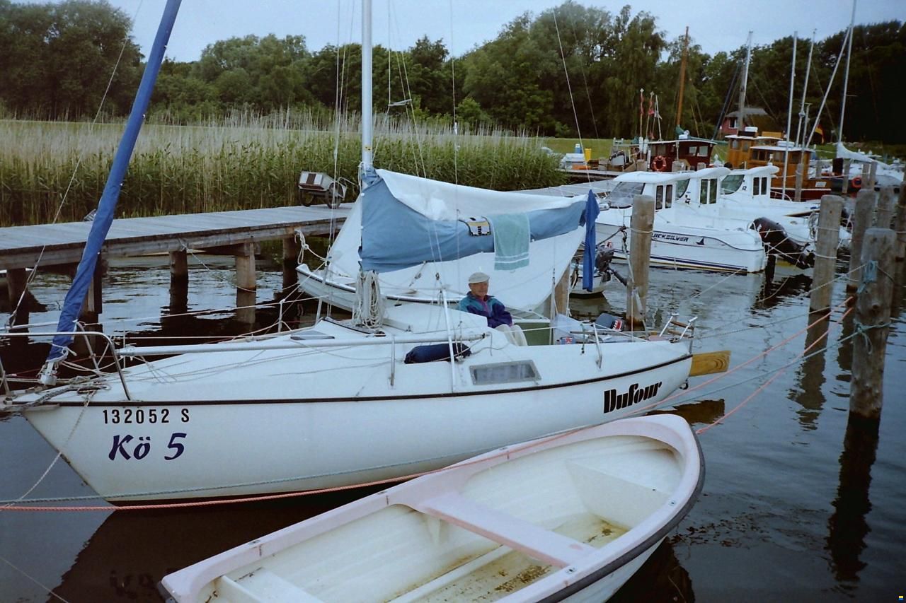 Dufour T6