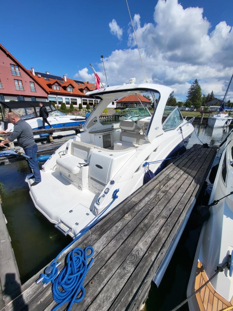 Chaparral 310 Signature