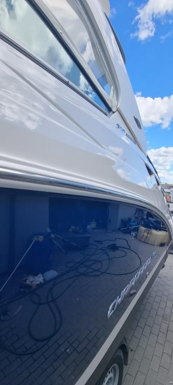 Chaparral 310 Signature