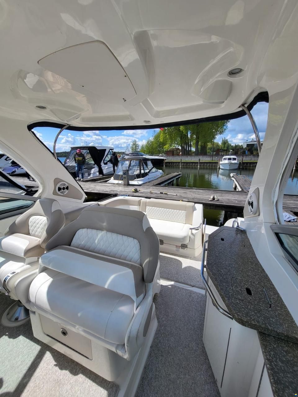 Chaparral 310 Signature