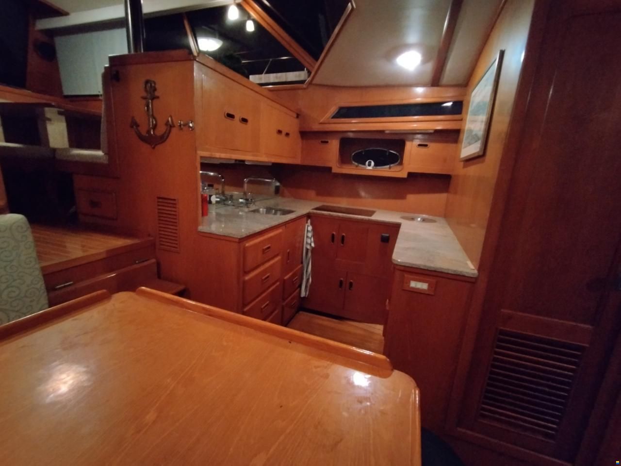 President Yachts International 37