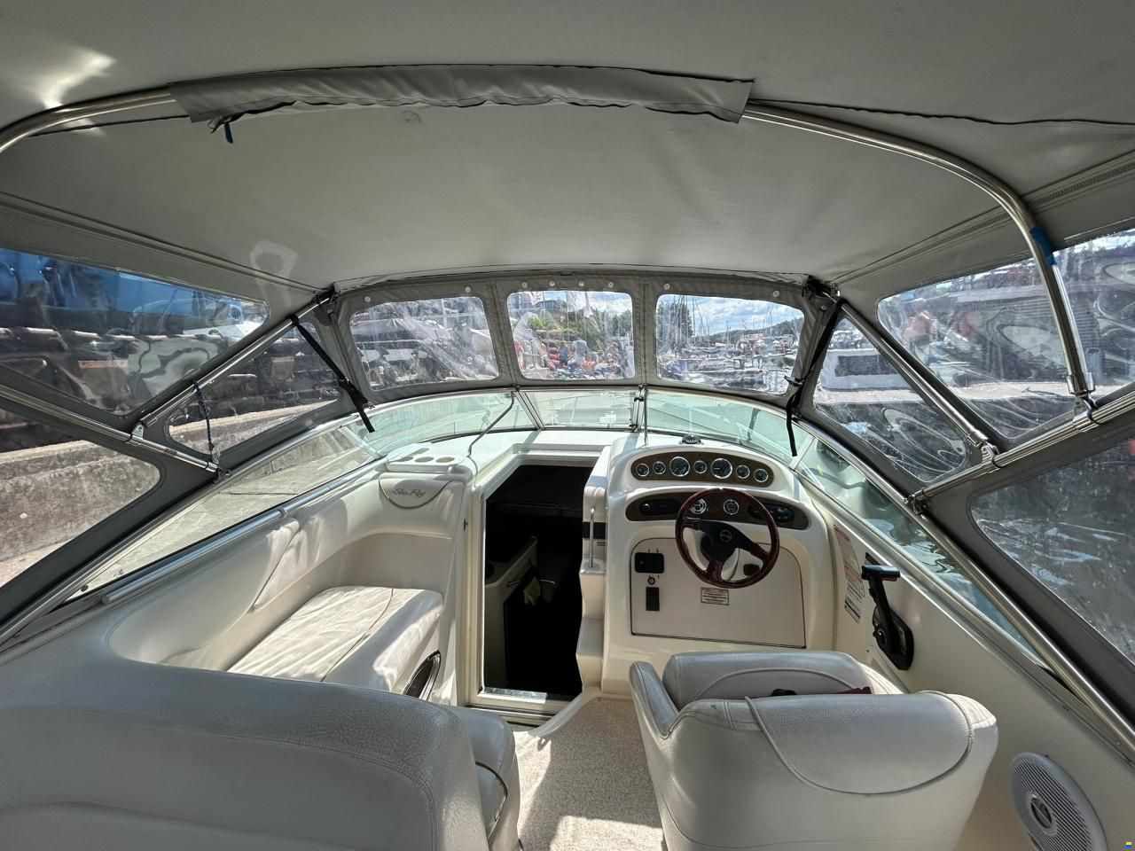 Sea Ray 240 DA