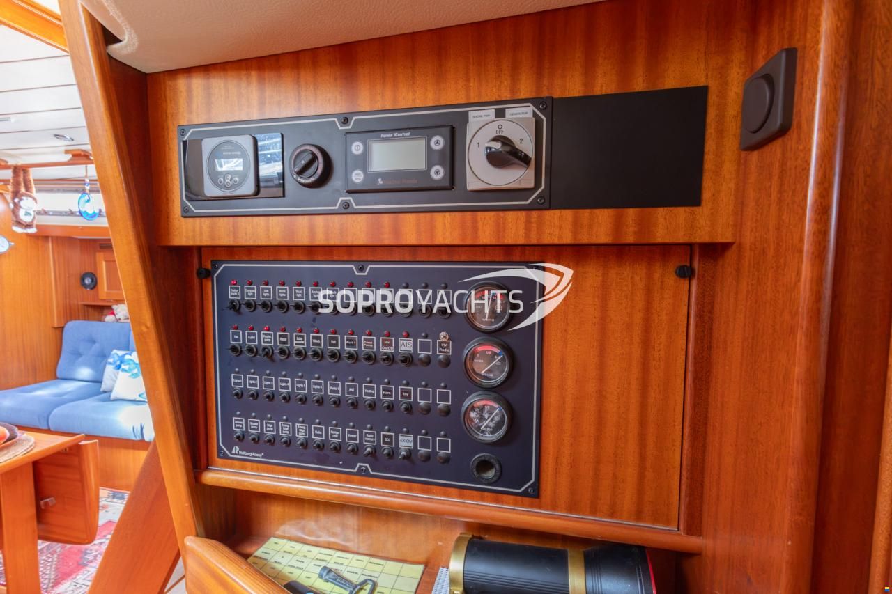 Hallberg-Rassy 43