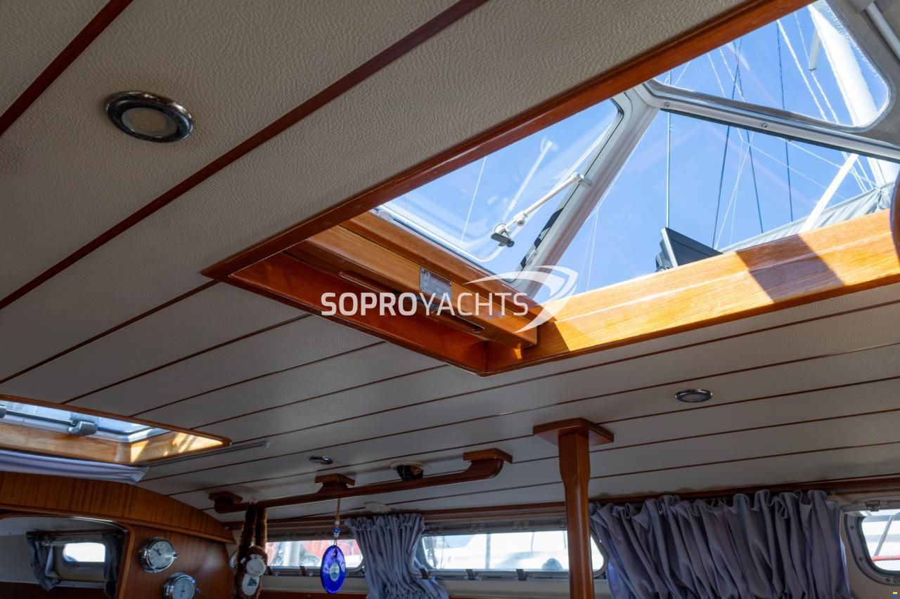 Hallberg-Rassy 43