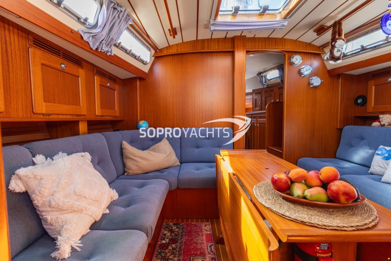 Hallberg-Rassy 43