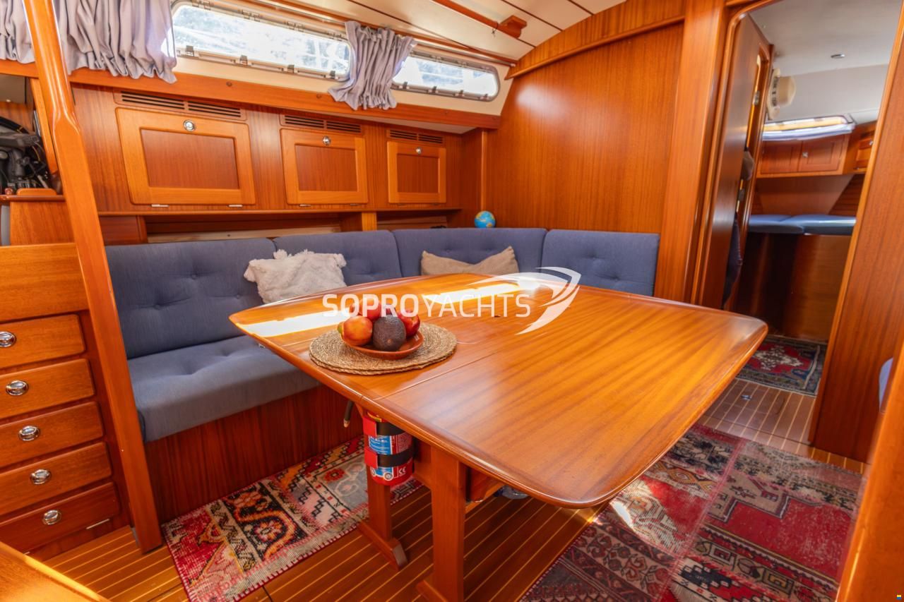 Hallberg-Rassy 43