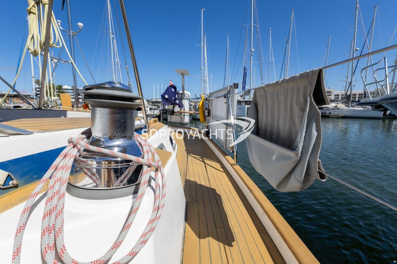 Hallberg-Rassy 43