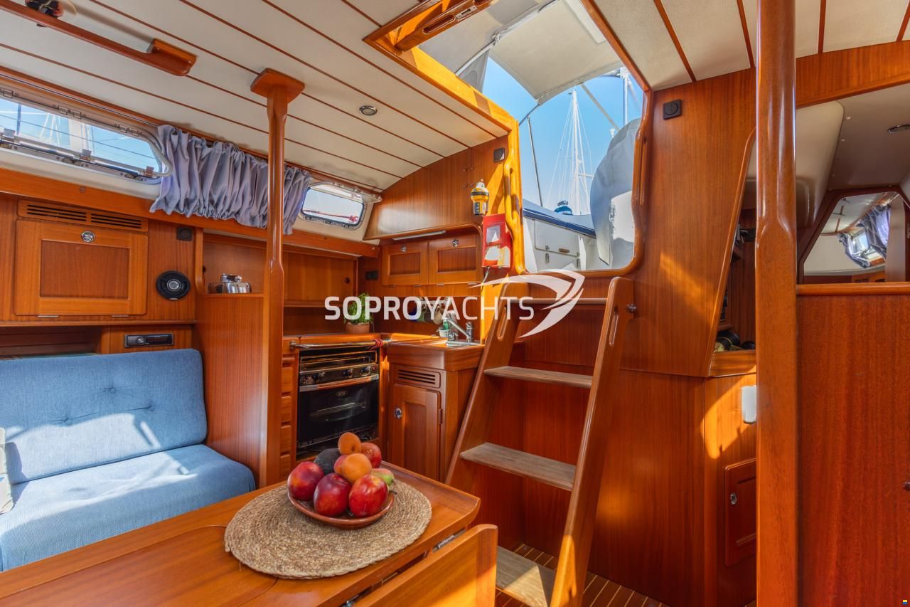 Hallberg-Rassy 43