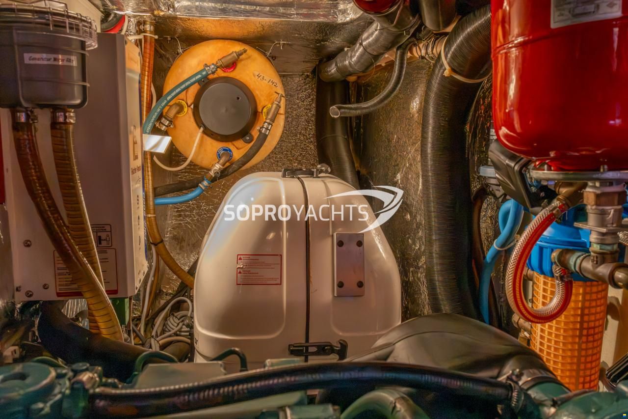 Hallberg-Rassy 43