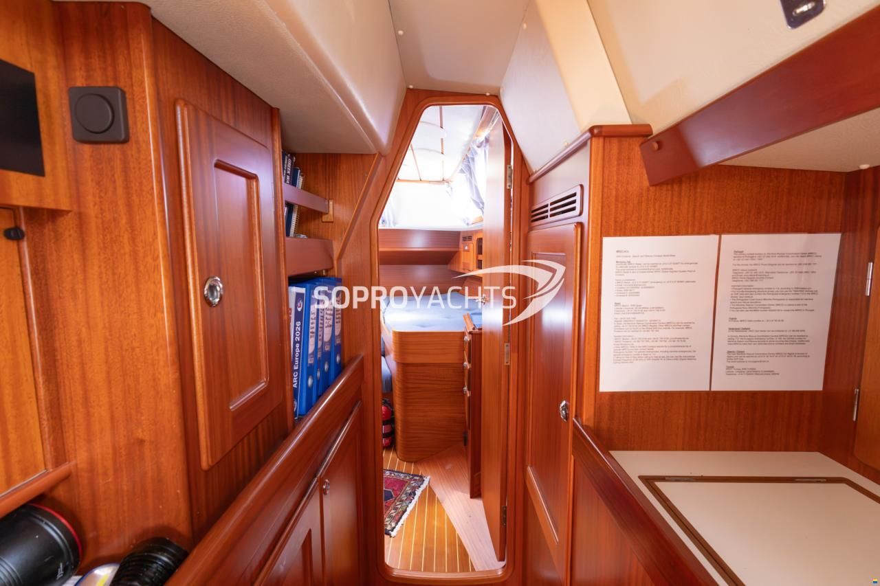 Hallberg-Rassy 43