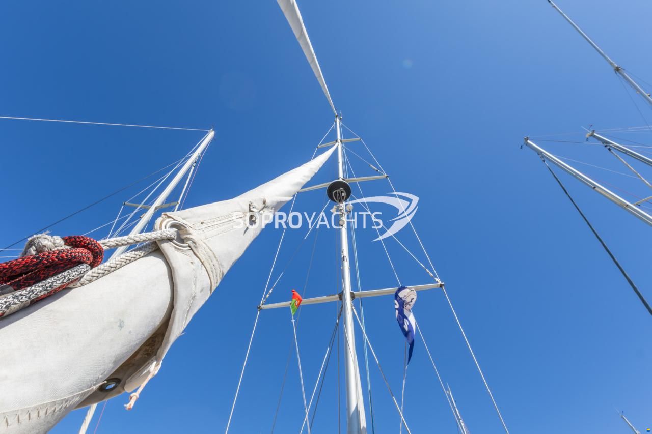 Hallberg-Rassy 43