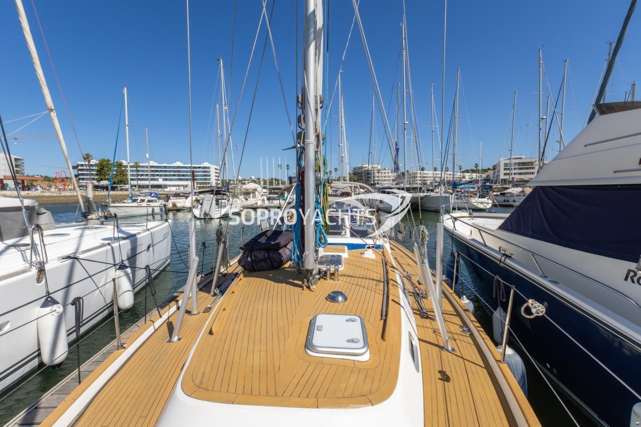 Hallberg-Rassy 43