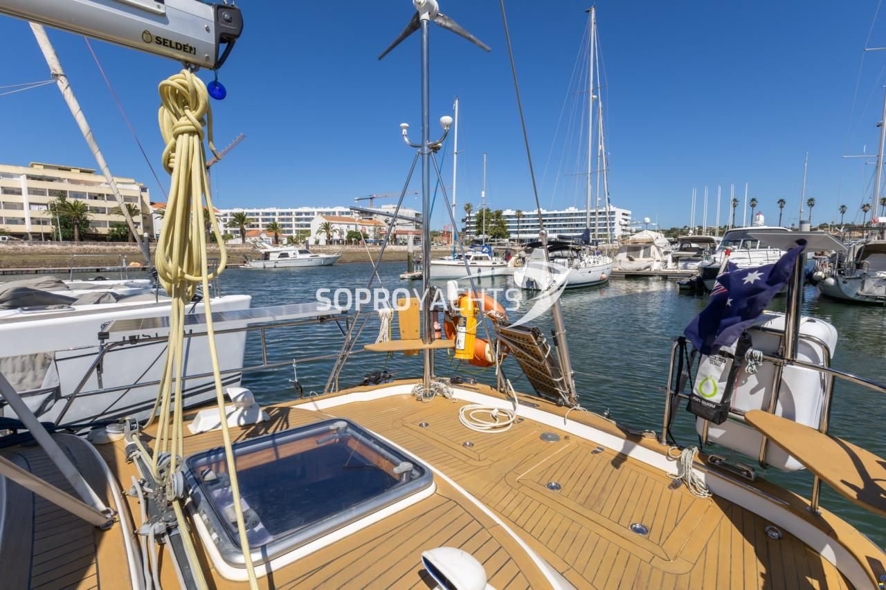 Hallberg-Rassy 43
