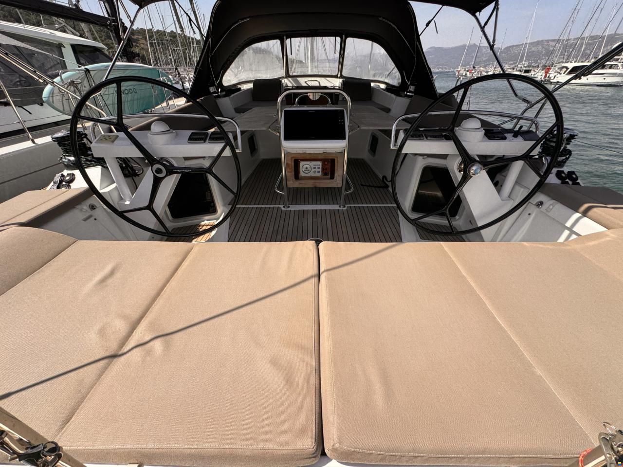 Jeanneau 57