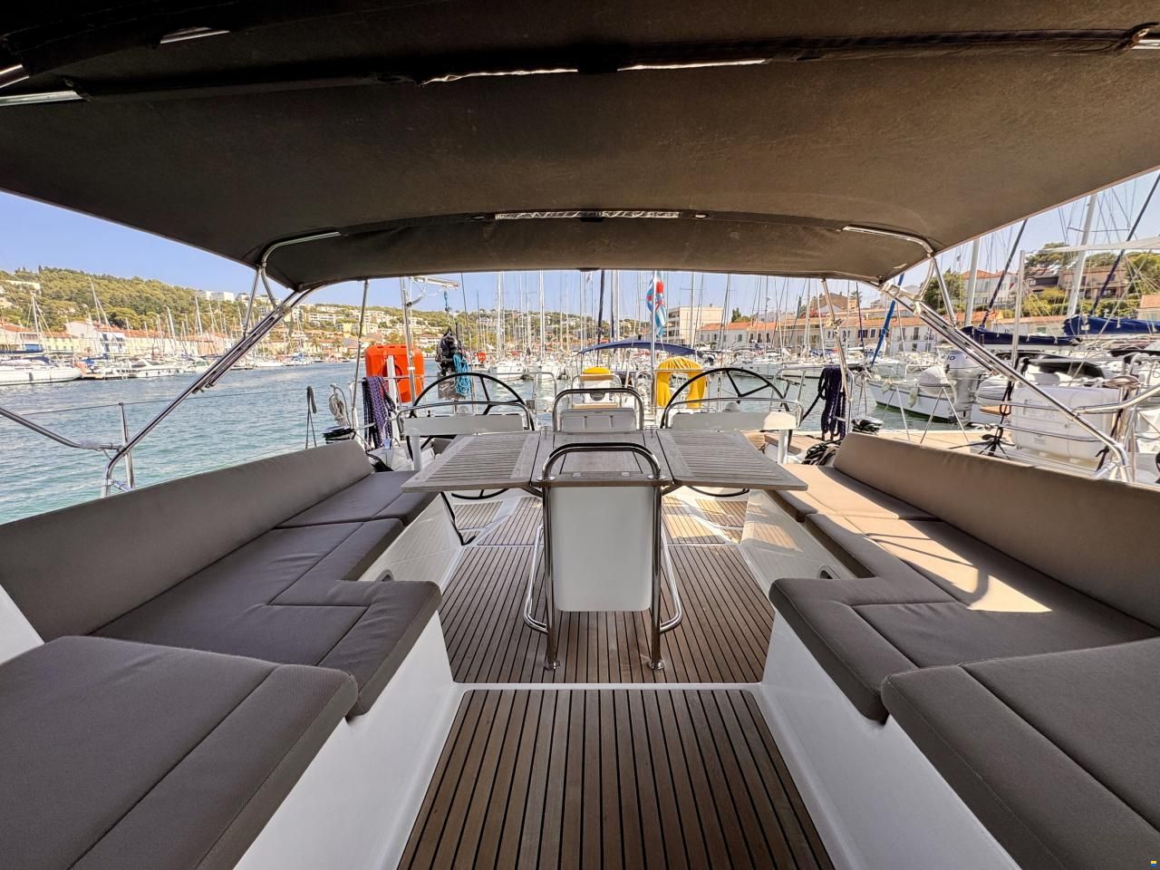 Jeanneau 57