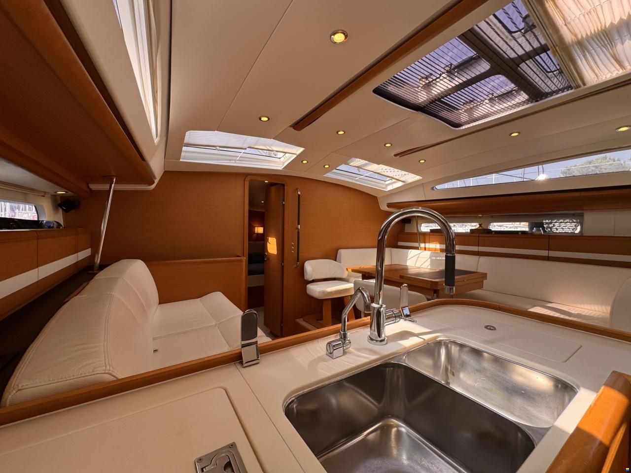 Jeanneau 57