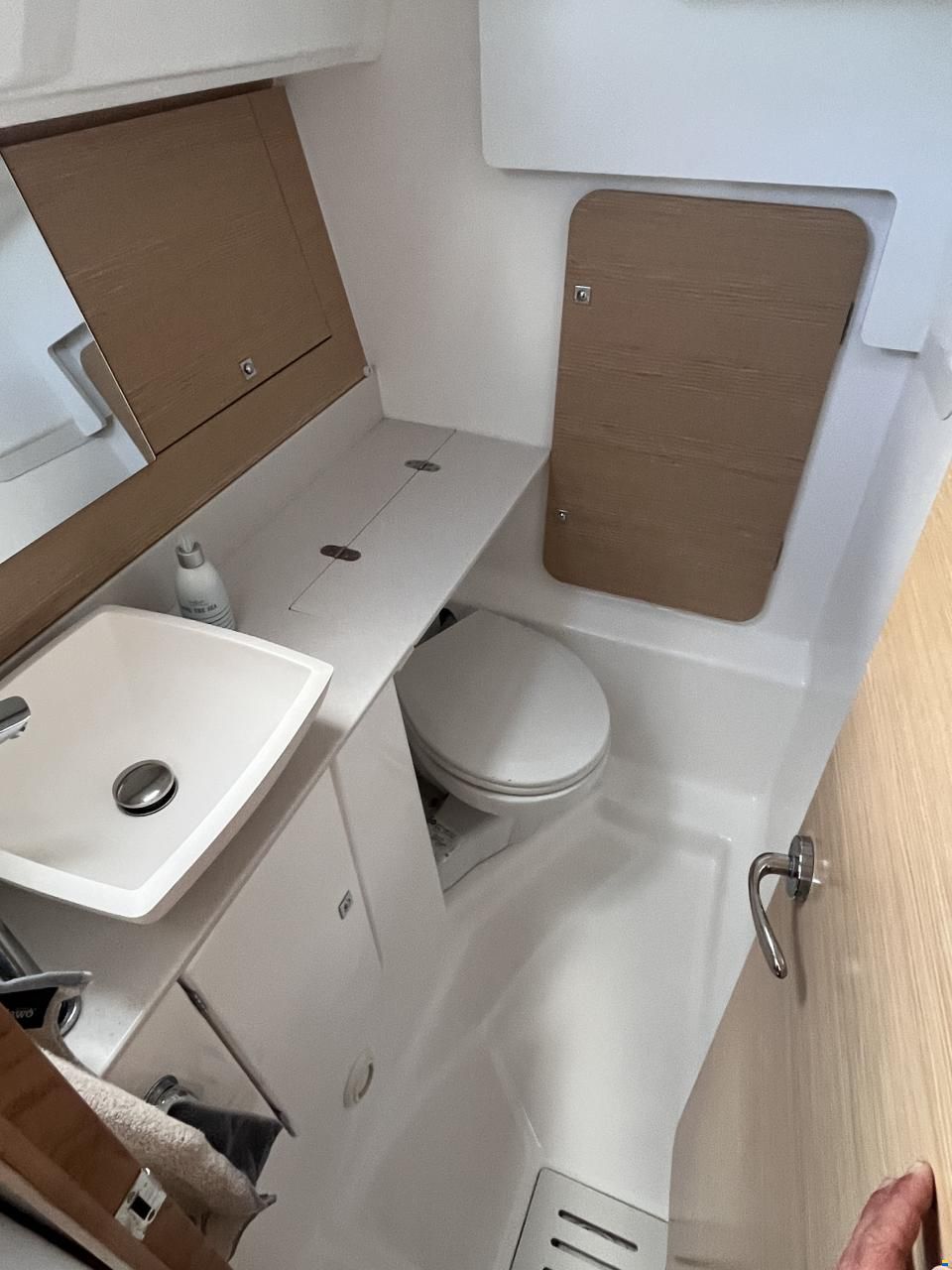 Dufour 360