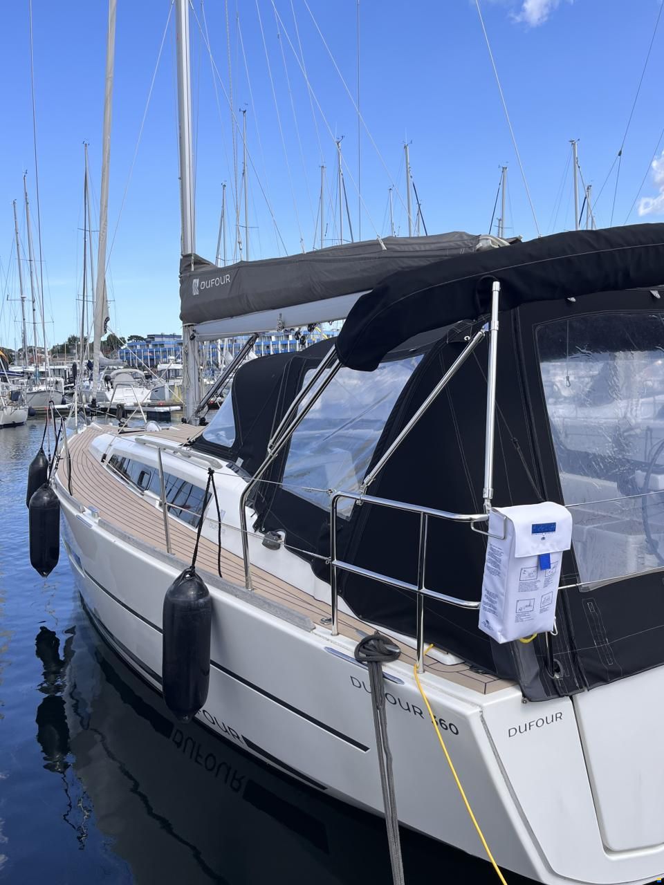 Dufour 360
