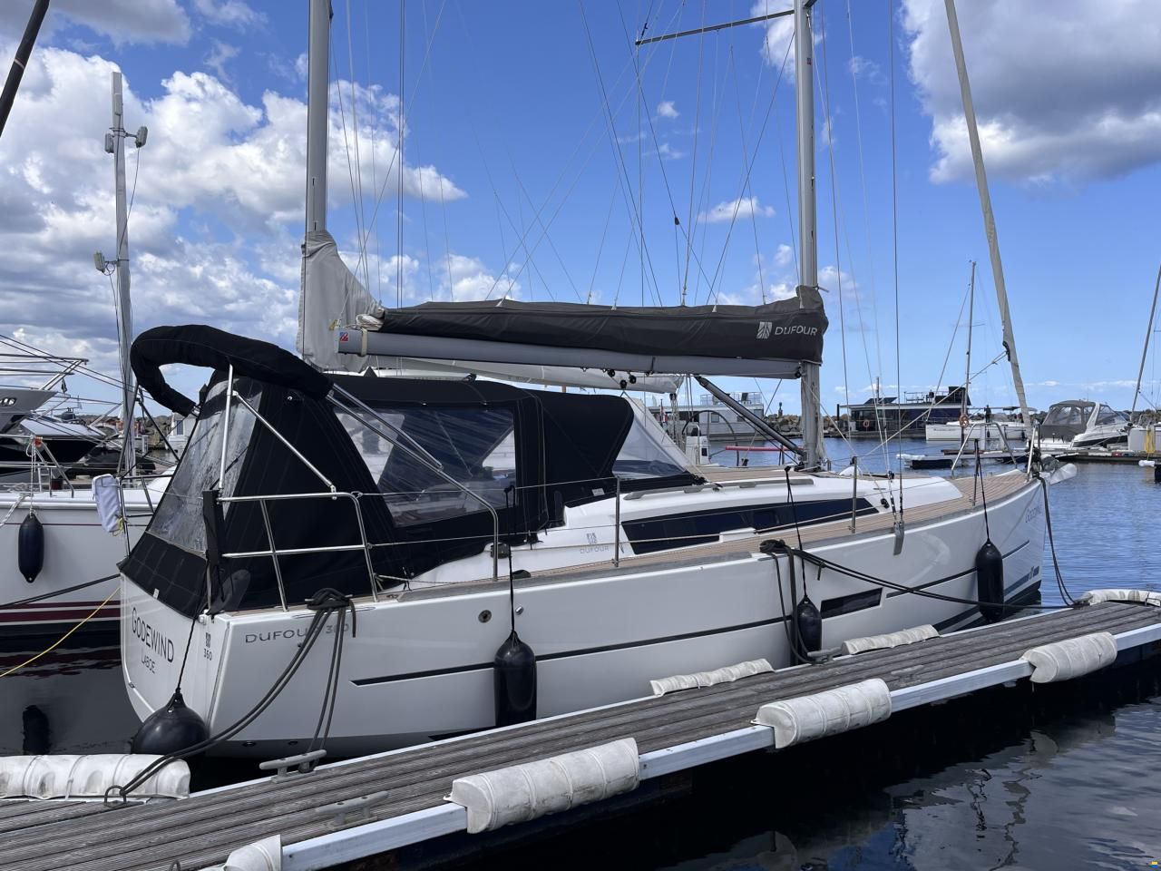 Dufour 360