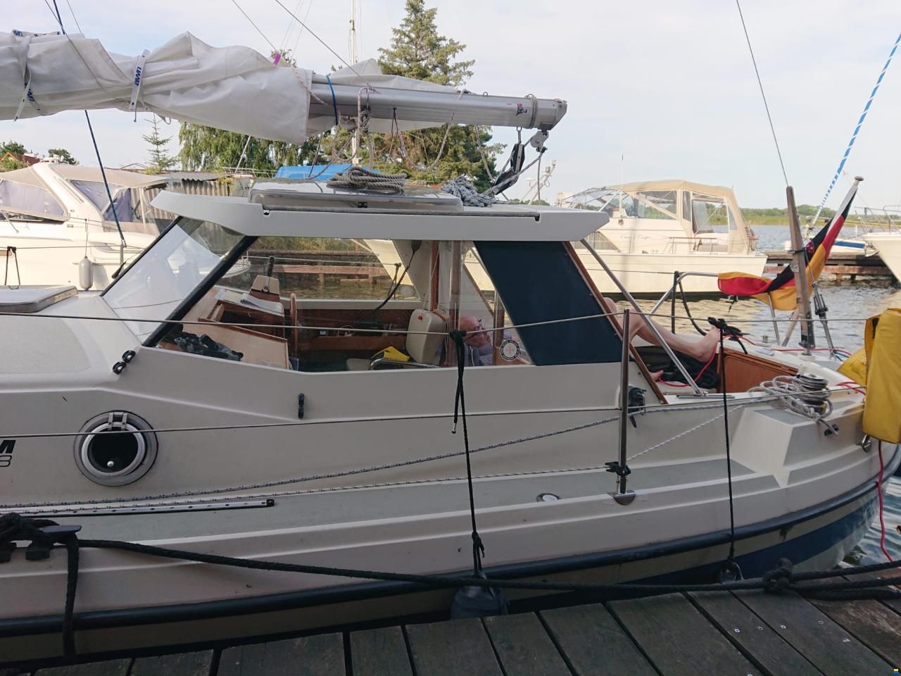 LM 28