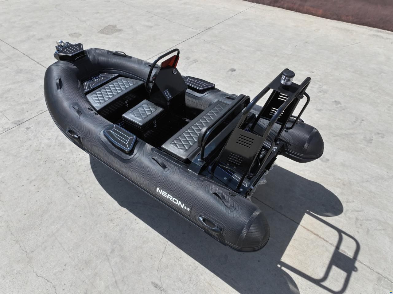 NERON 12 RIB