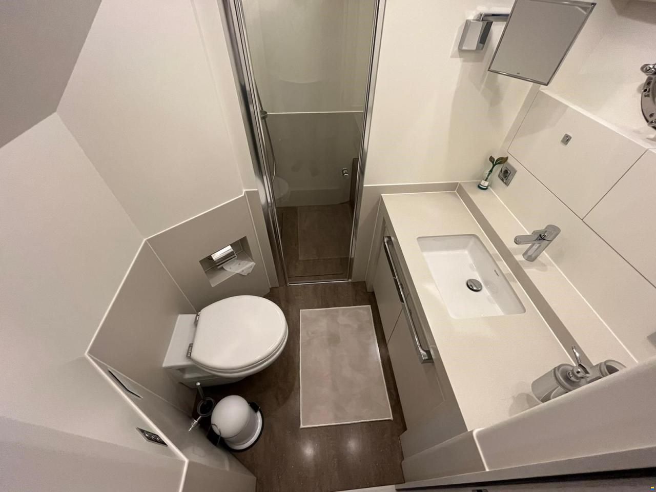 Van der Valk 85