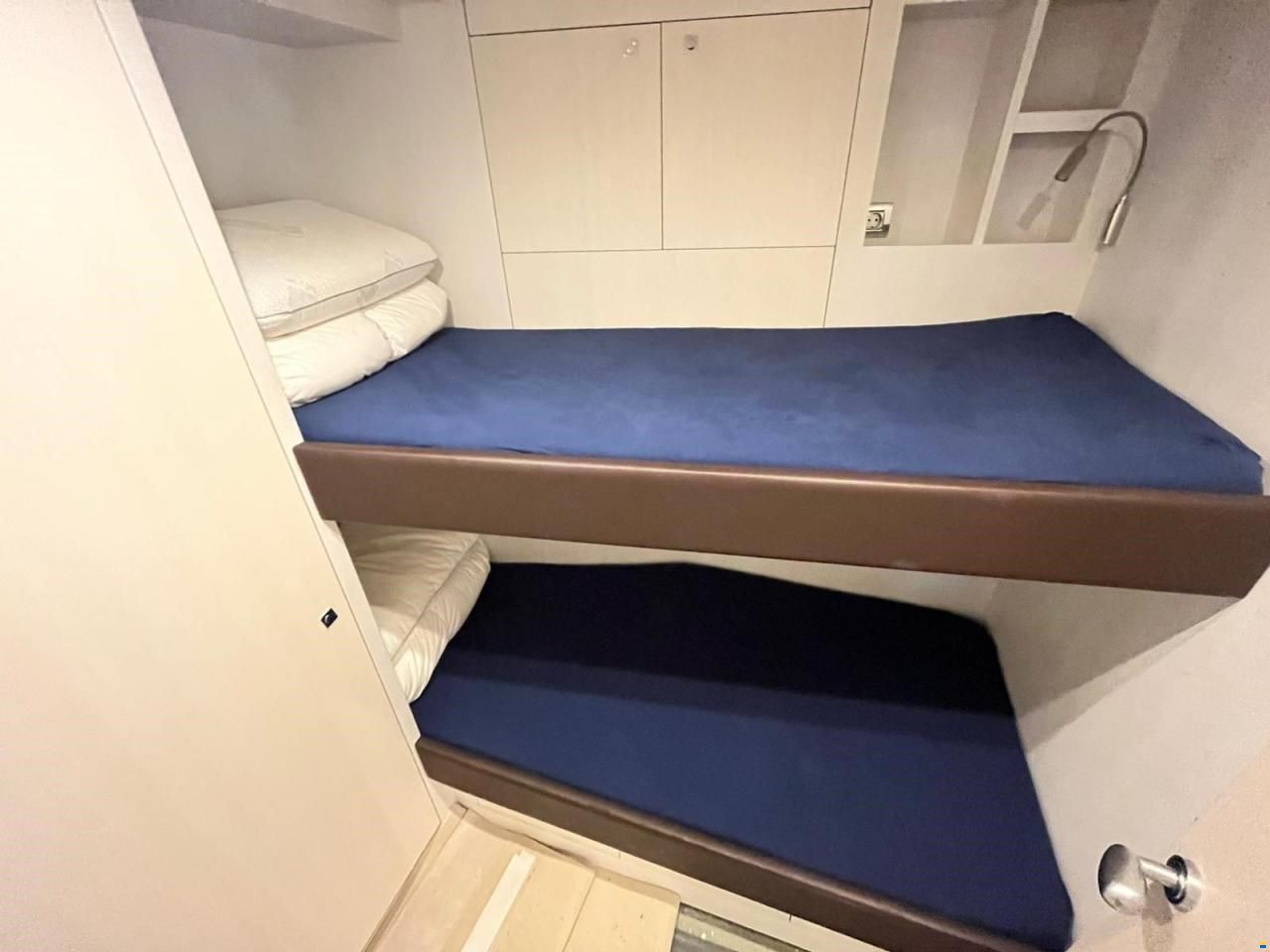 Van der Valk 85