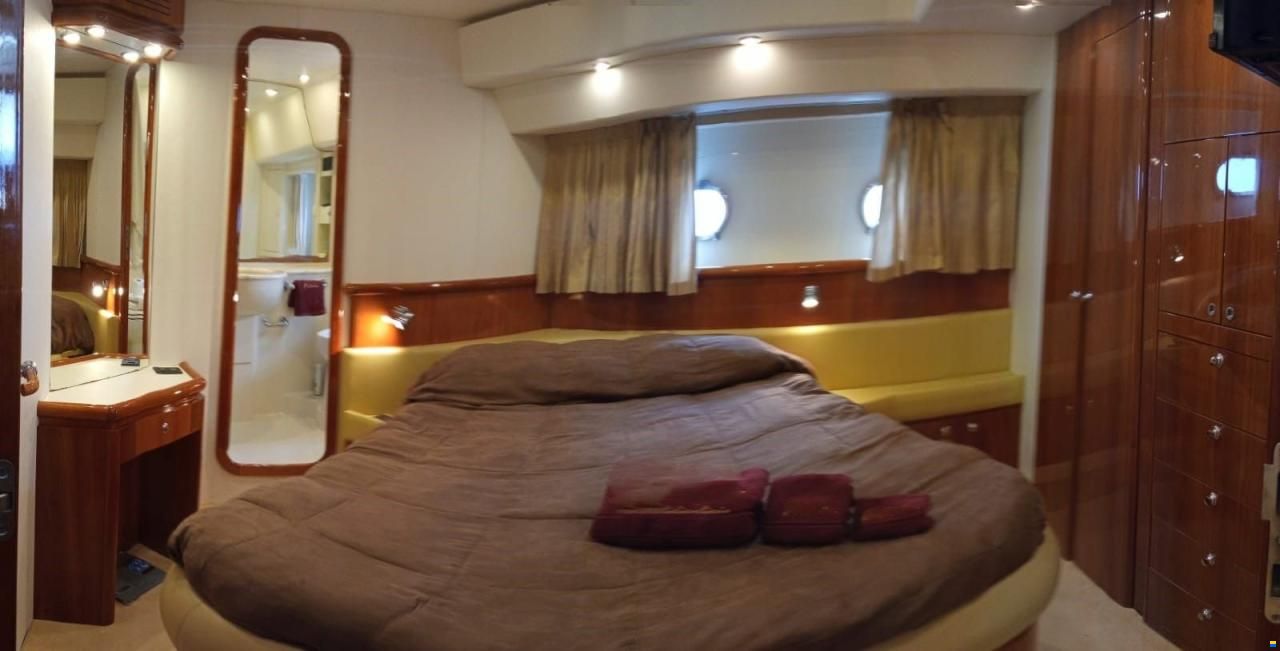 Ferretti 62