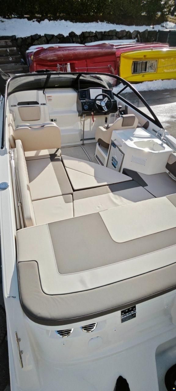 Bayliner VR6 CUDDY OUTBOARD