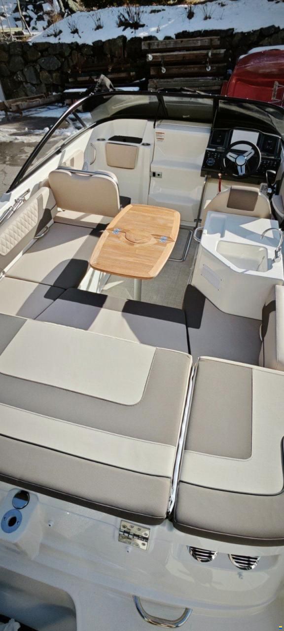 Bayliner VR6 CUDDY OUTBOARD